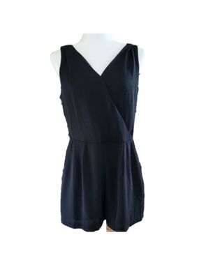 One Clothing Romper Black Sleeveless V-Neck Size Large EUC
